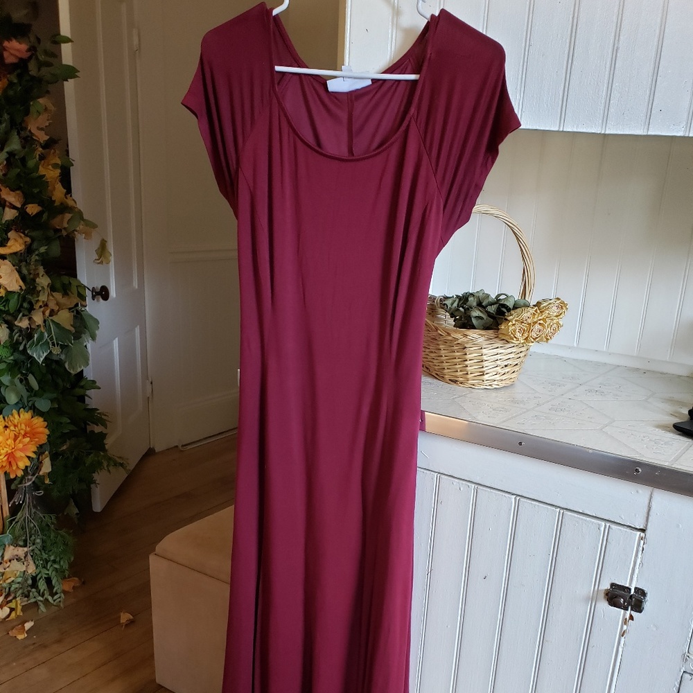 Large Jessica Simpson maternity dress